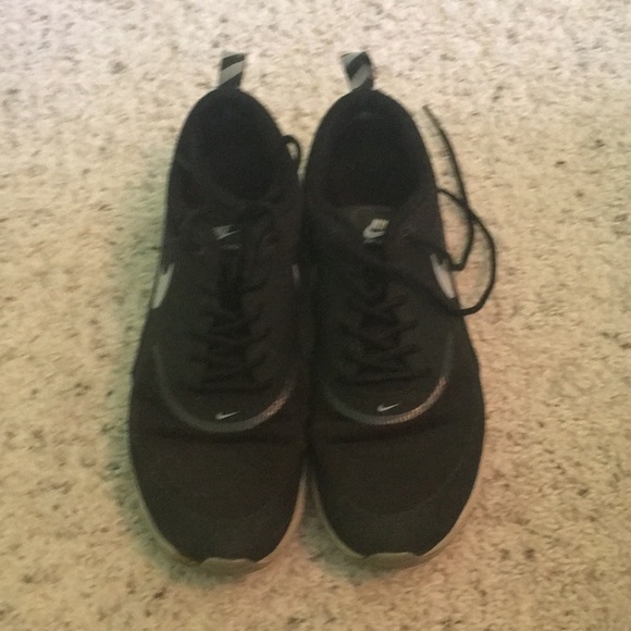 shoes - Picture 2 of 3